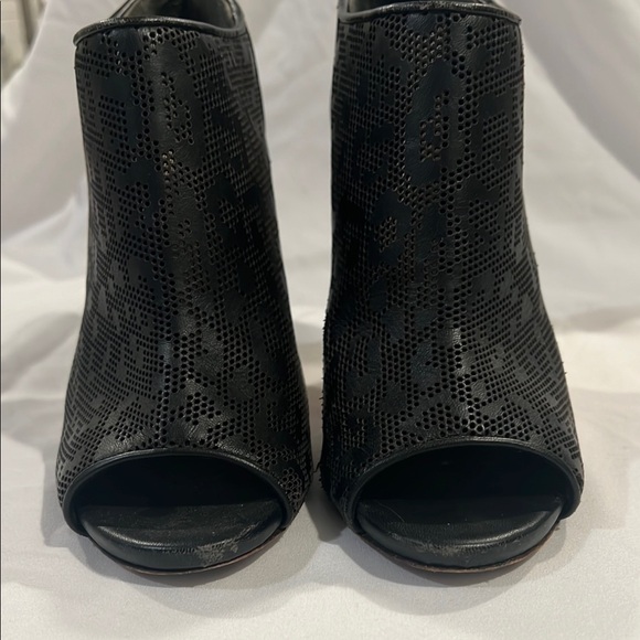 Jimmy Choo Black Peep Toe Heels w/box and bag - Picture 7 of 11